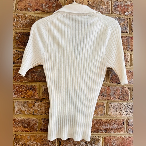 White House Black Market Cream Ribbed V-Neck Top - Picture 4 of 4
